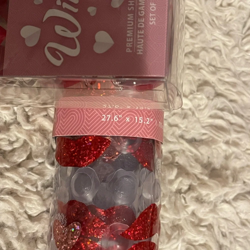Valentines Day Pink and Red Lip-Shaped Bath Set